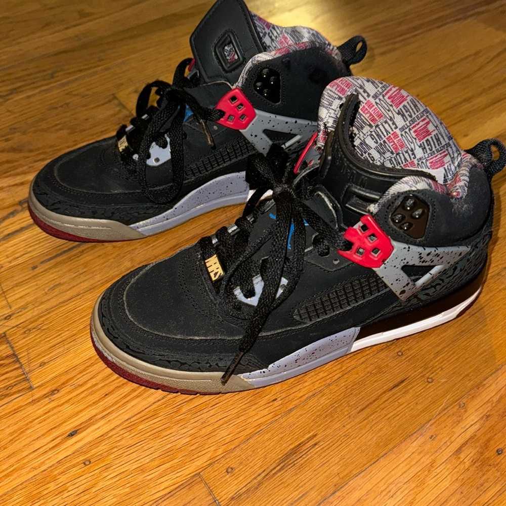 Used Nike Jordan Youth Size 5Y